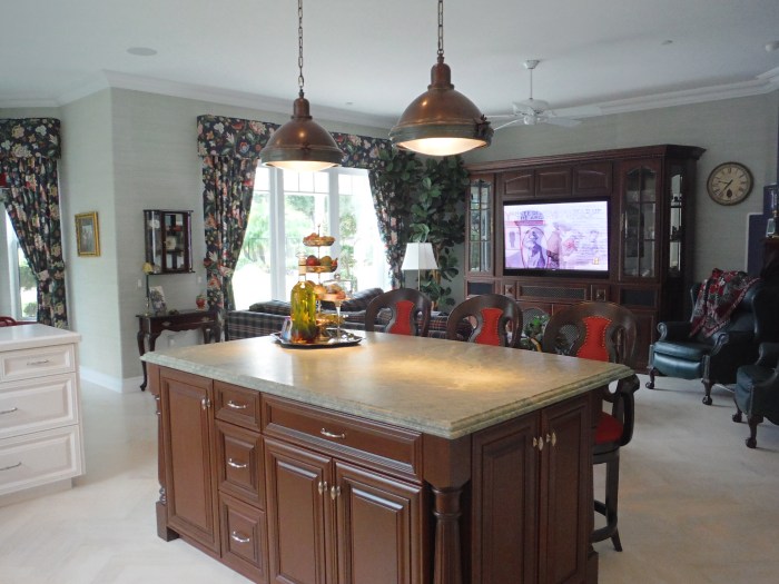 Kitchen Island-Darcy Oliver Design